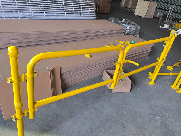 Grating ball joint stanchions and double gate