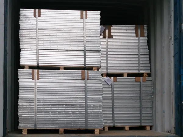 Steel grating packaging and transportation